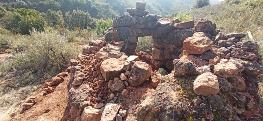 B151 desmpedregamentpujantParet Pequeo